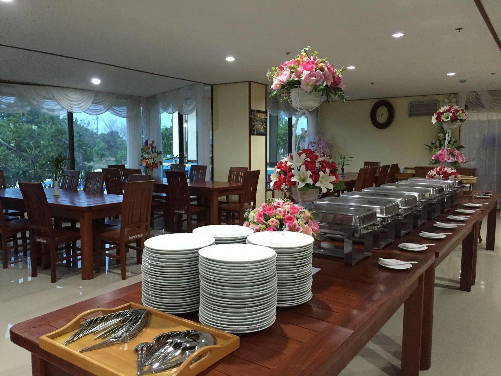 Toh Buk Seng Ayutthaya Hotel Exterior foto