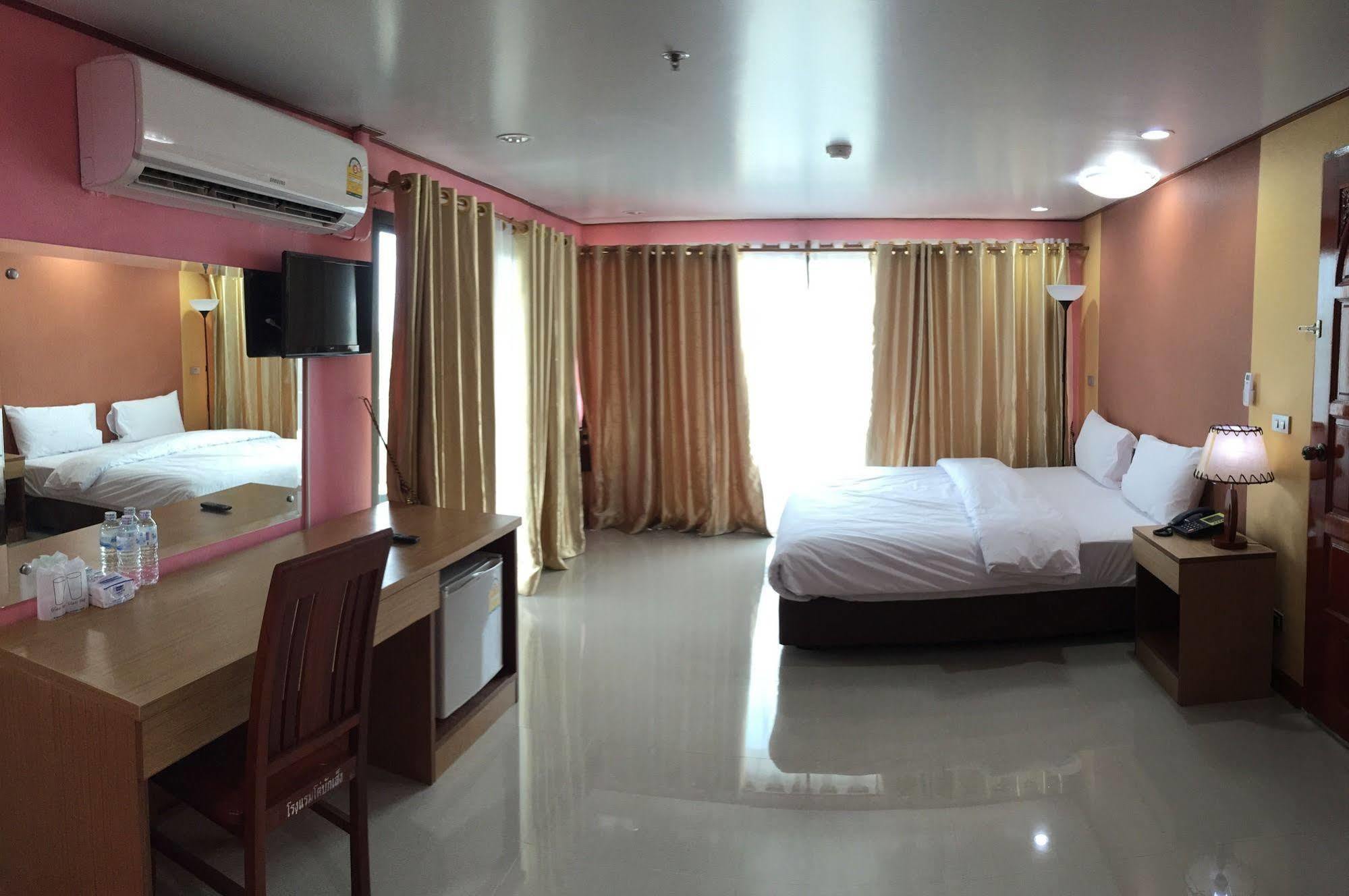 Toh Buk Seng Ayutthaya Hotel Exterior foto